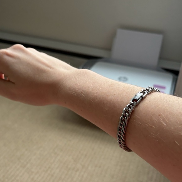 Diamond Quality Jewelry Chain Bracelet - Picture 6 of 8